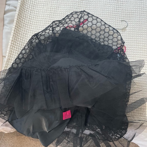 BETSEY JOHNSON SIZE 4 Dress - Picture 3 of 7